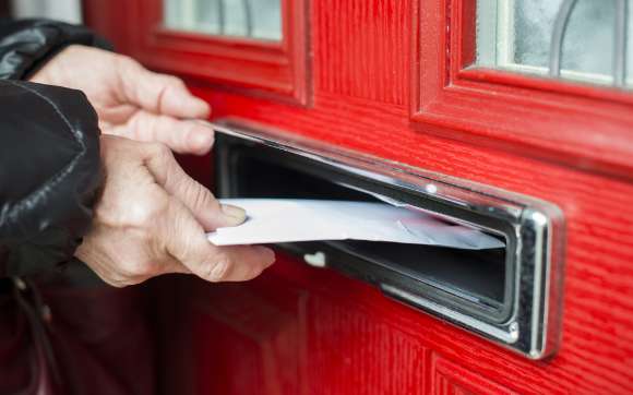 近隣へのポスティングのイメージ写真